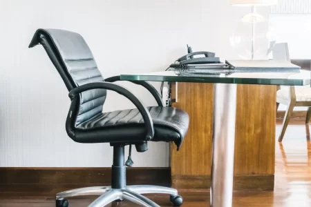 black-leather-working-chair
